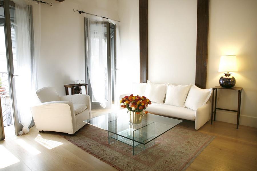 Suite elegante con arredi raffinati